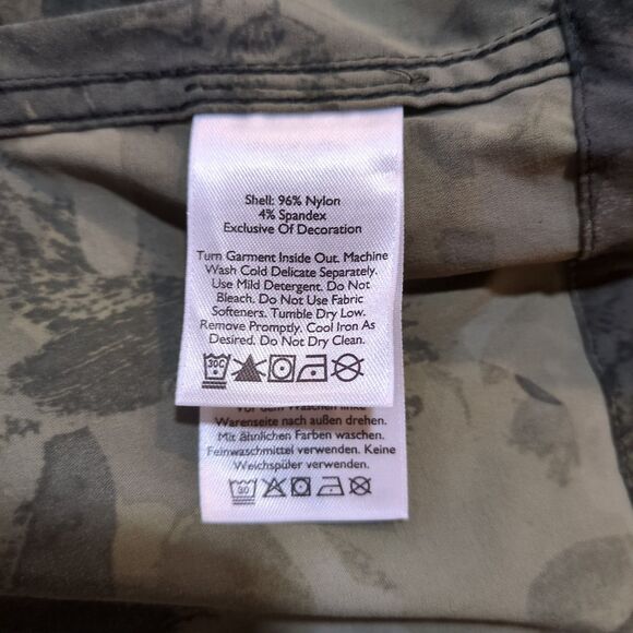 Eddie Bauer Womens M Travex Vest Green Camo Stretch Pocket Travel Hike Camp - Picture 11 of 16